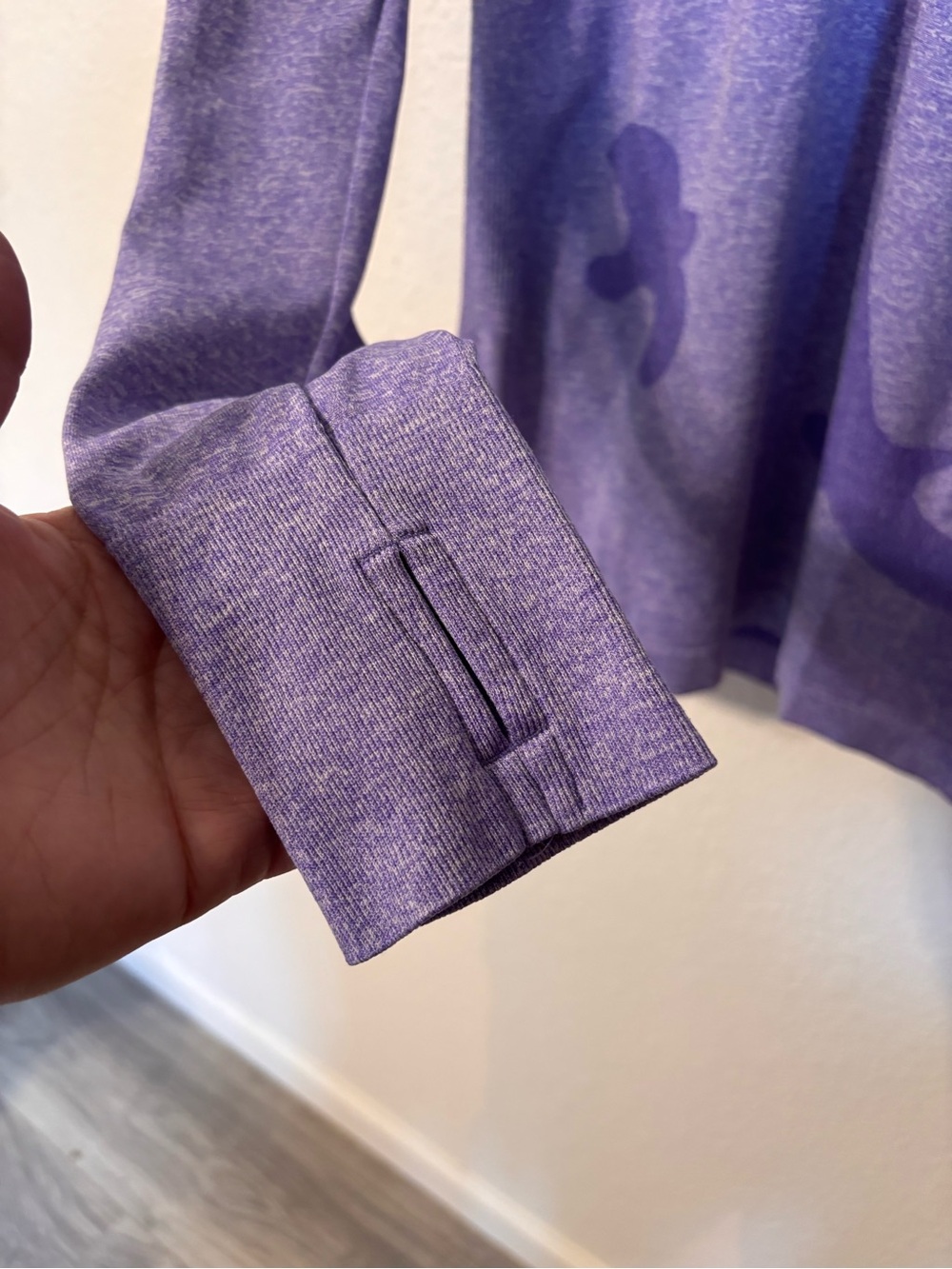 Oiselle Flyte Long Sleeve Top Thumbholes Medium - Picture 4 of 5